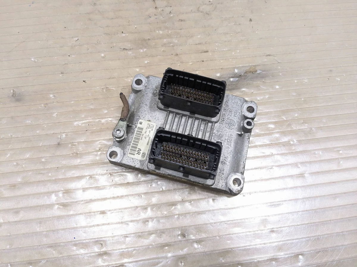 Opel Corsa C 1.2 2003 Sterownik ECU 0261207421