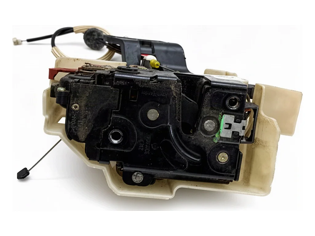 Cerradura Puerta Trasera Izquierda VW Touareg 7L0839015B