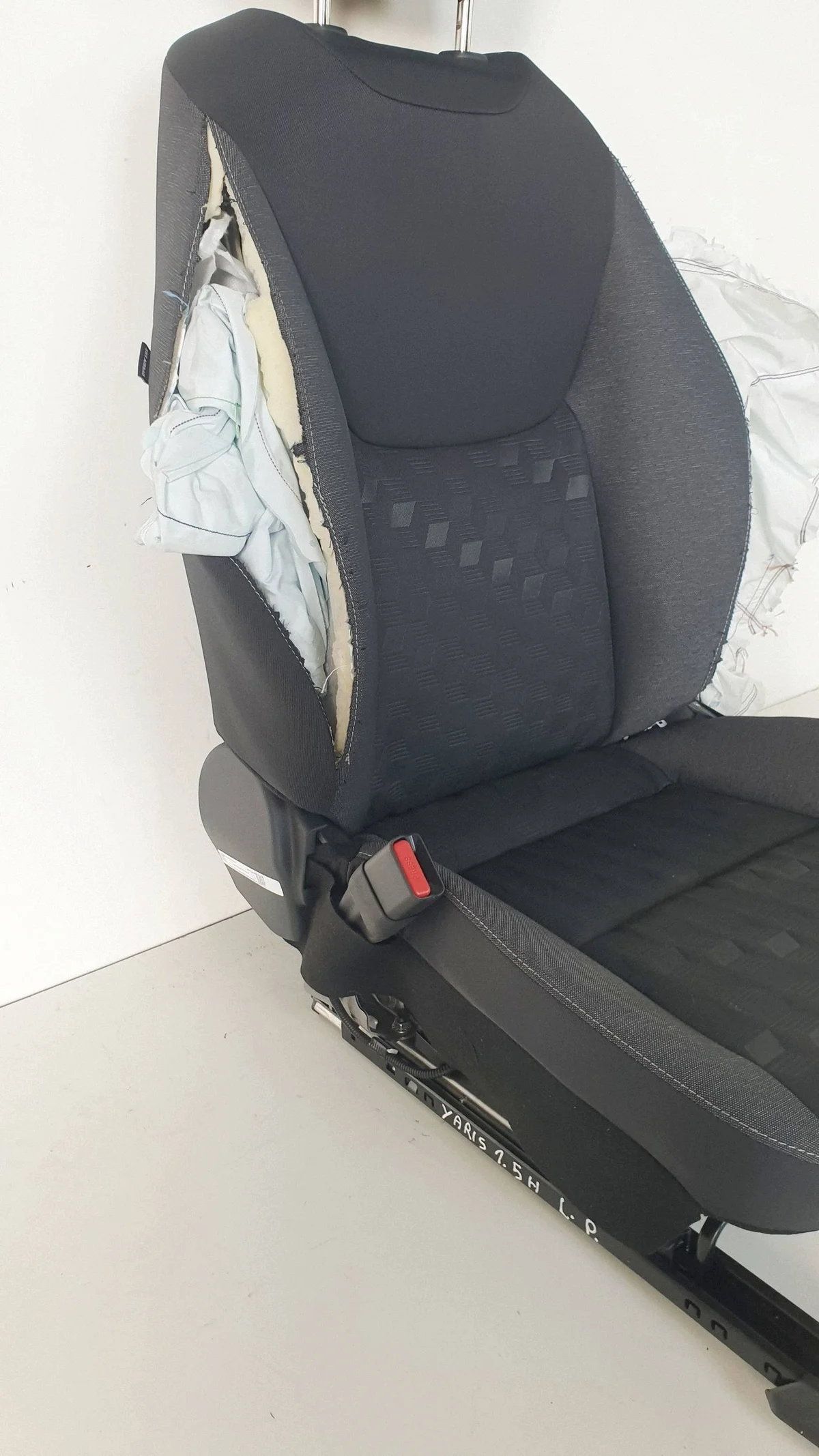 Toyota Yaris IV istuin vasen lämmitetty image 5