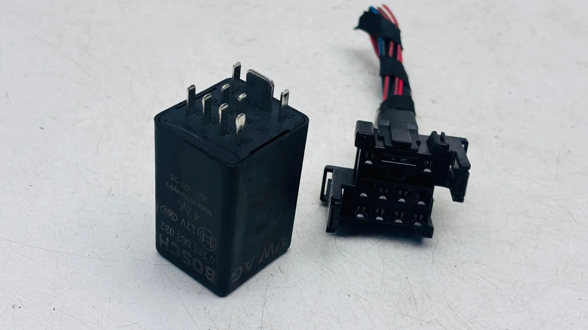 2012 Audi Q5 SQ5 Glow Plug Controller 038907281B