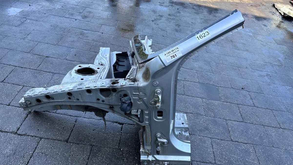 Längsträger links Mercedes-Benz A (W176) 12-18