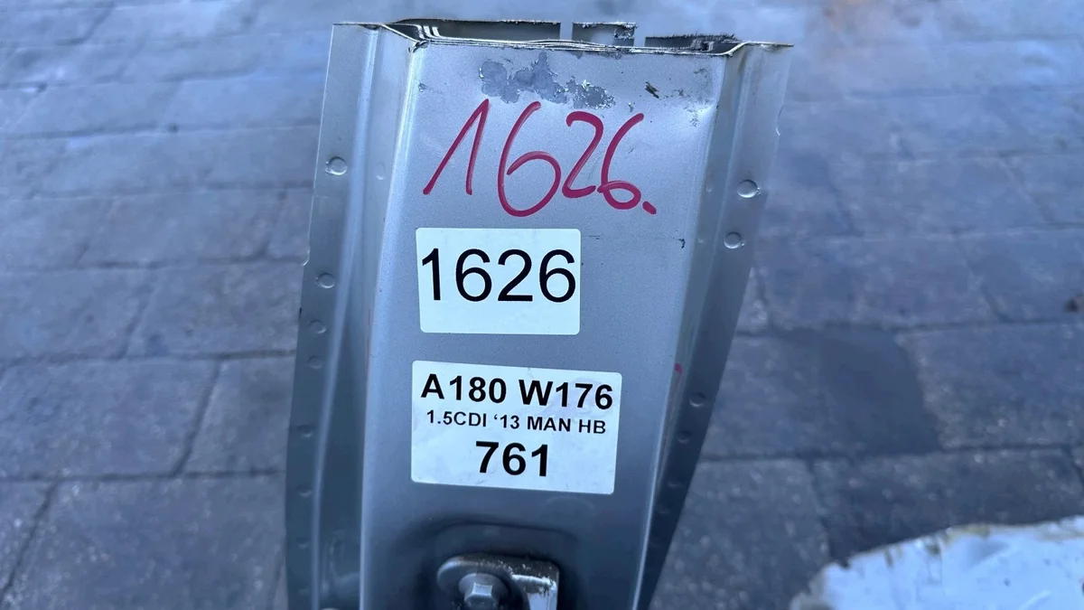 Schweller links Mercedes-Benz A-Klasse W176 image 3