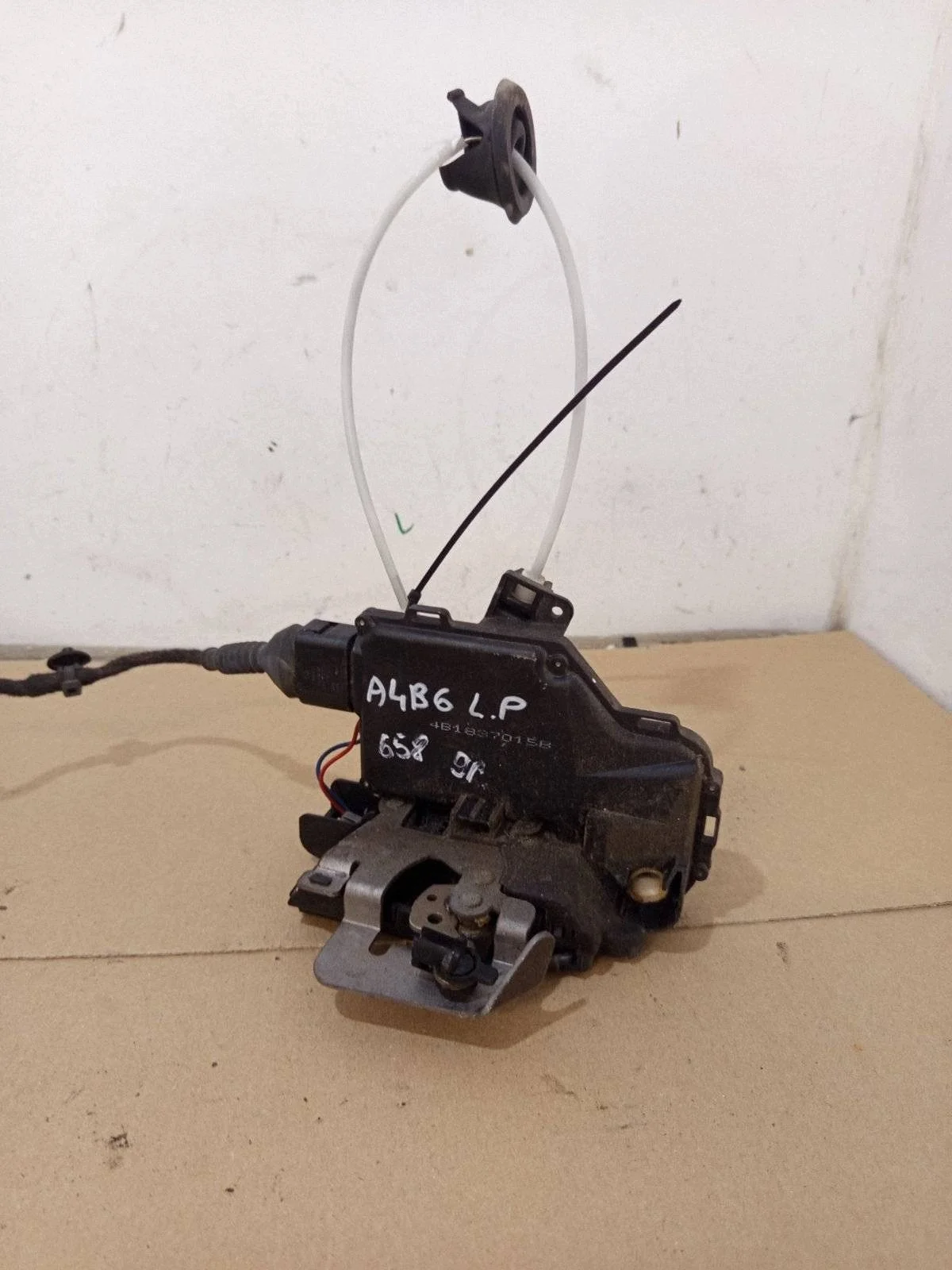 Serratura porta anteriore sinistra Audi A4 B6 9 pin