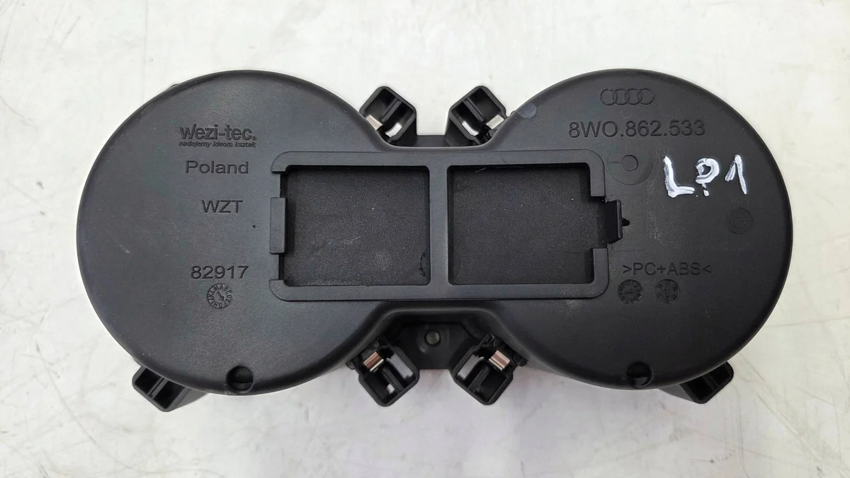 Audi 8W0862533 Halter gebraucht image 3