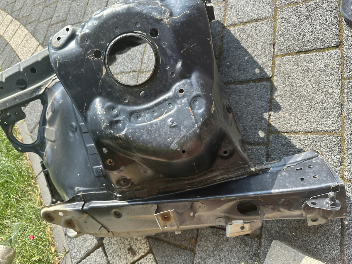 Lexus IS III Front Quarter Panel Left/Right Used image 3