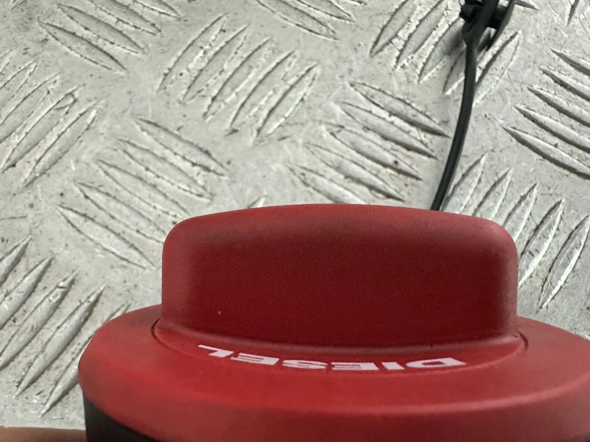 Korken Kraftstoffeinfüllstutzen Mercedes E-Klasse W212 image 10