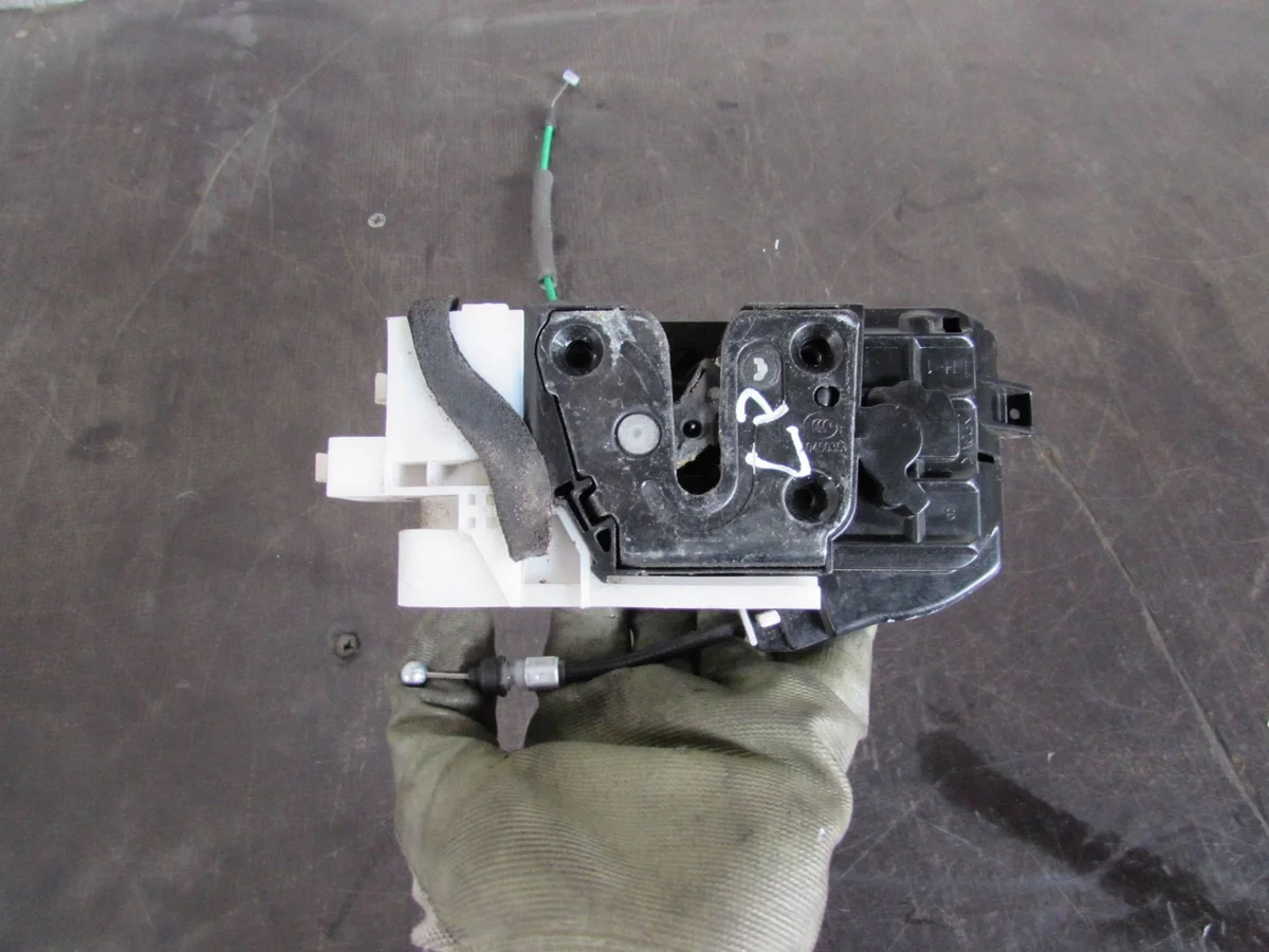 Schloss vorne links Hyundai i30 81310-2L020 image 6