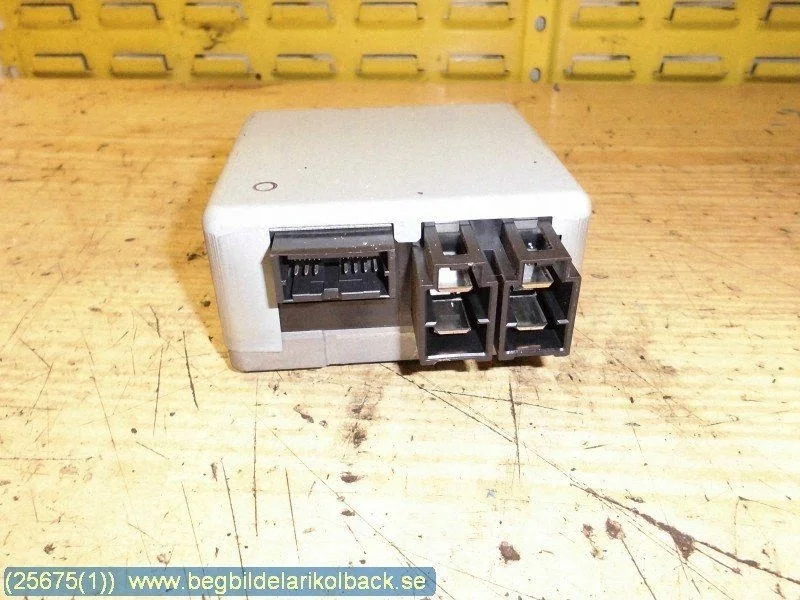 Nissan Note E11 ohjaustehostin 6700001749