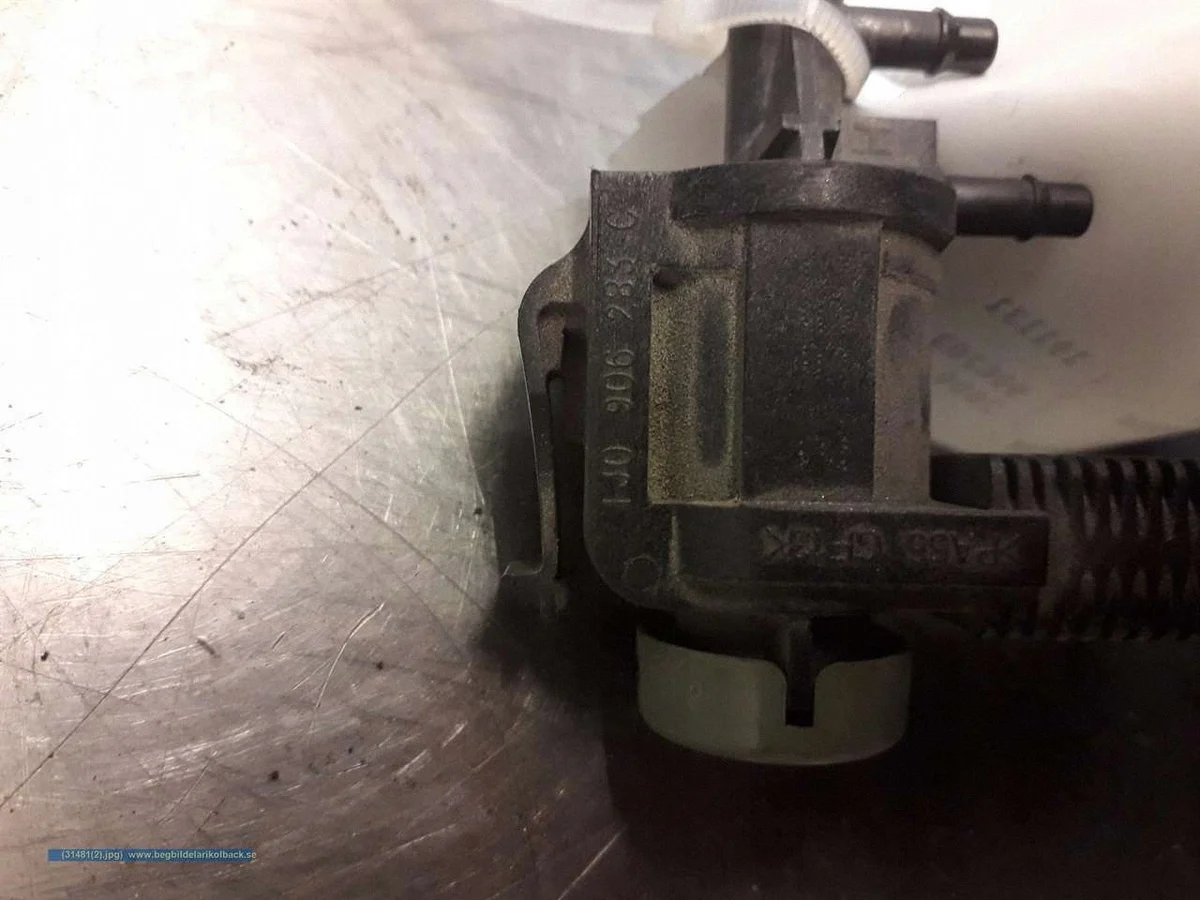 Válvula de vácuo VW Passat B6 1J0906283C