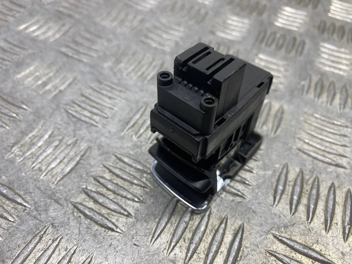 VW Golf VII Handbremsschalter 5G0927223D image 9