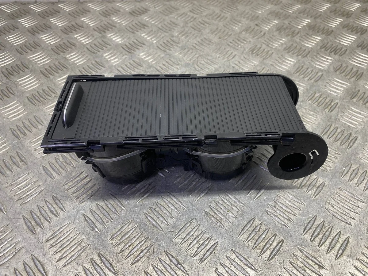 VW Golf VII Becherhalter mit Rollo 5G0862531 image 7