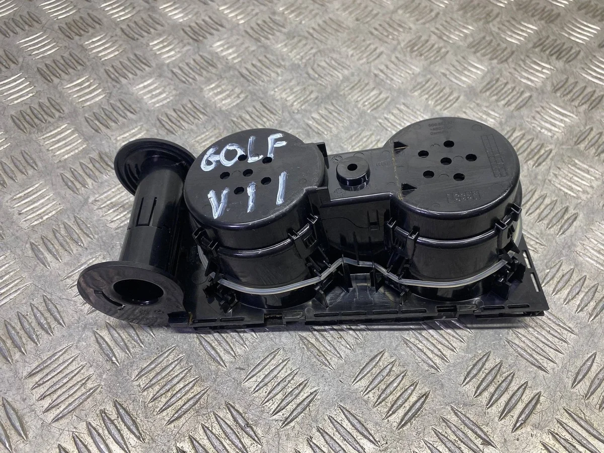 VW Golf VII Becherhalter mit Rollo 5G0862531 image 10