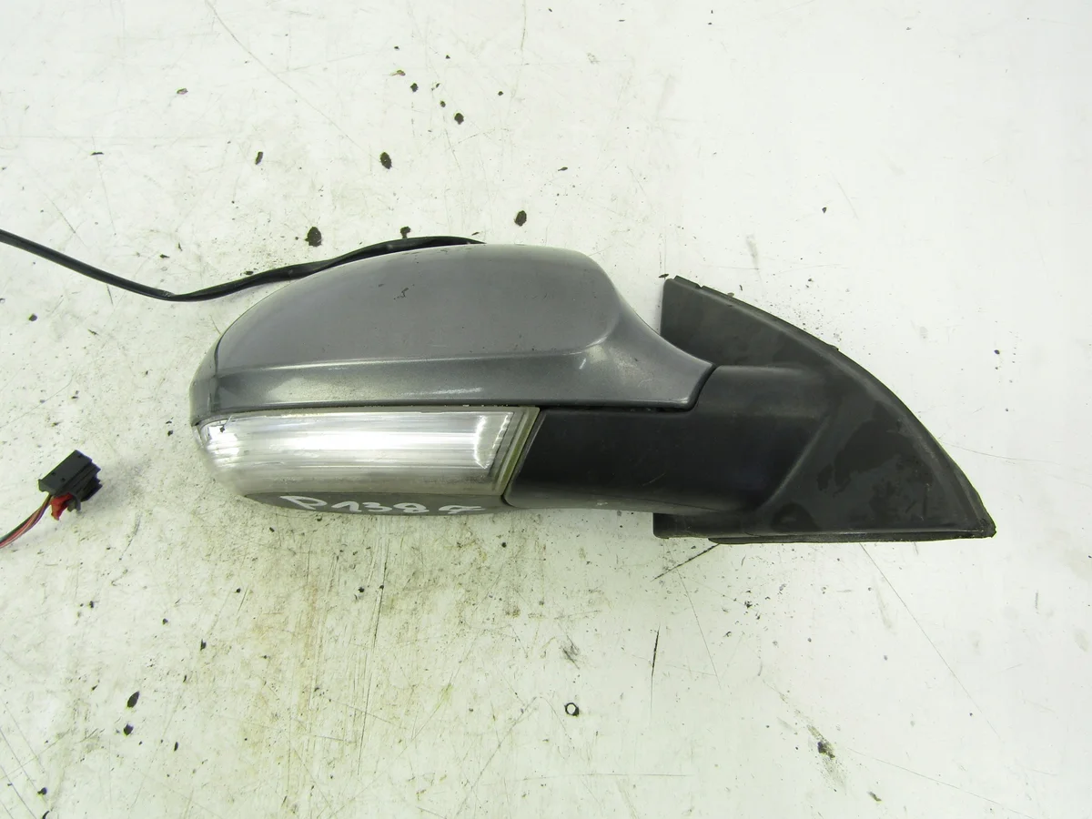 VW Passat B6 Right Mirror Used AK-6-99437