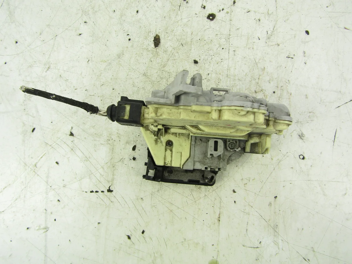 VW Passat B6 Schloss vorne links 3C1837015A image 6