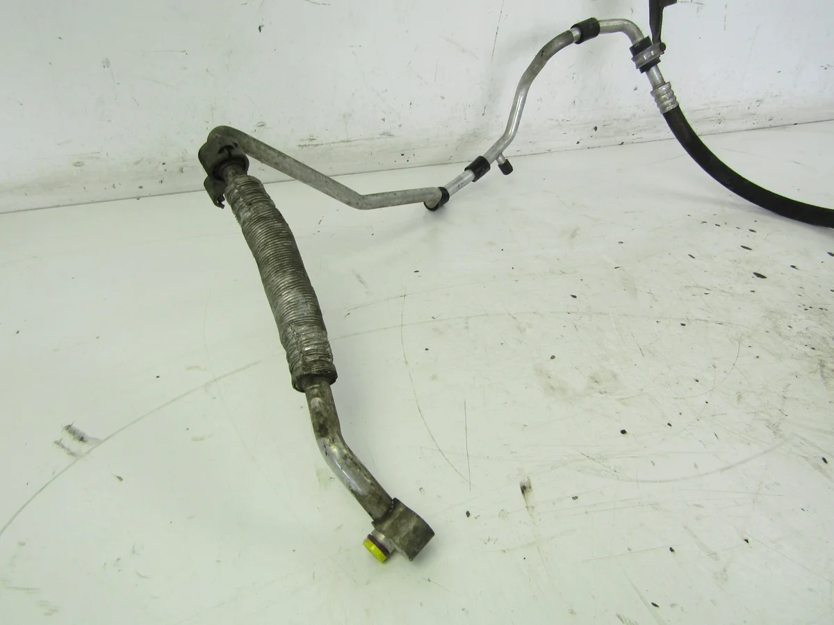 VW Passat B6 Klimaanlagenleitung gebraucht thumbnail 3