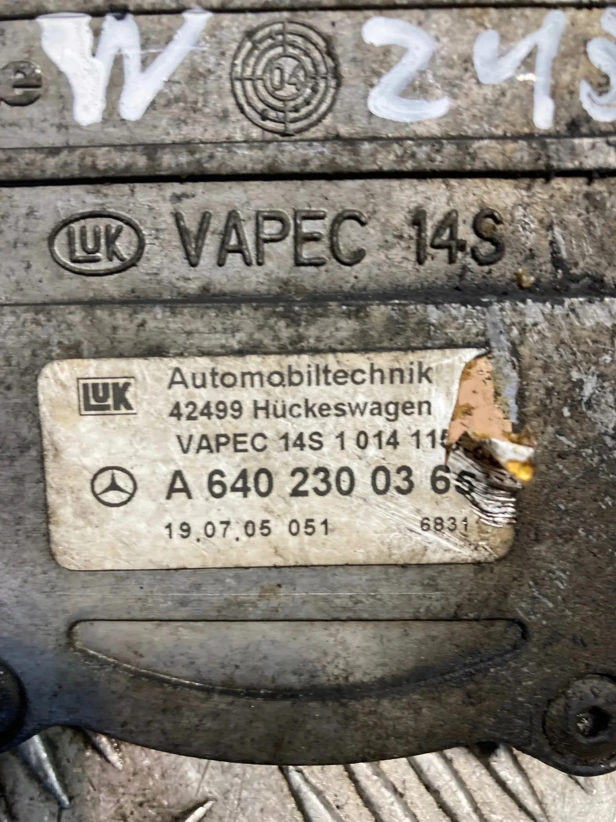 Mercedes-Benz 6402300365 Vakuum pump image 3