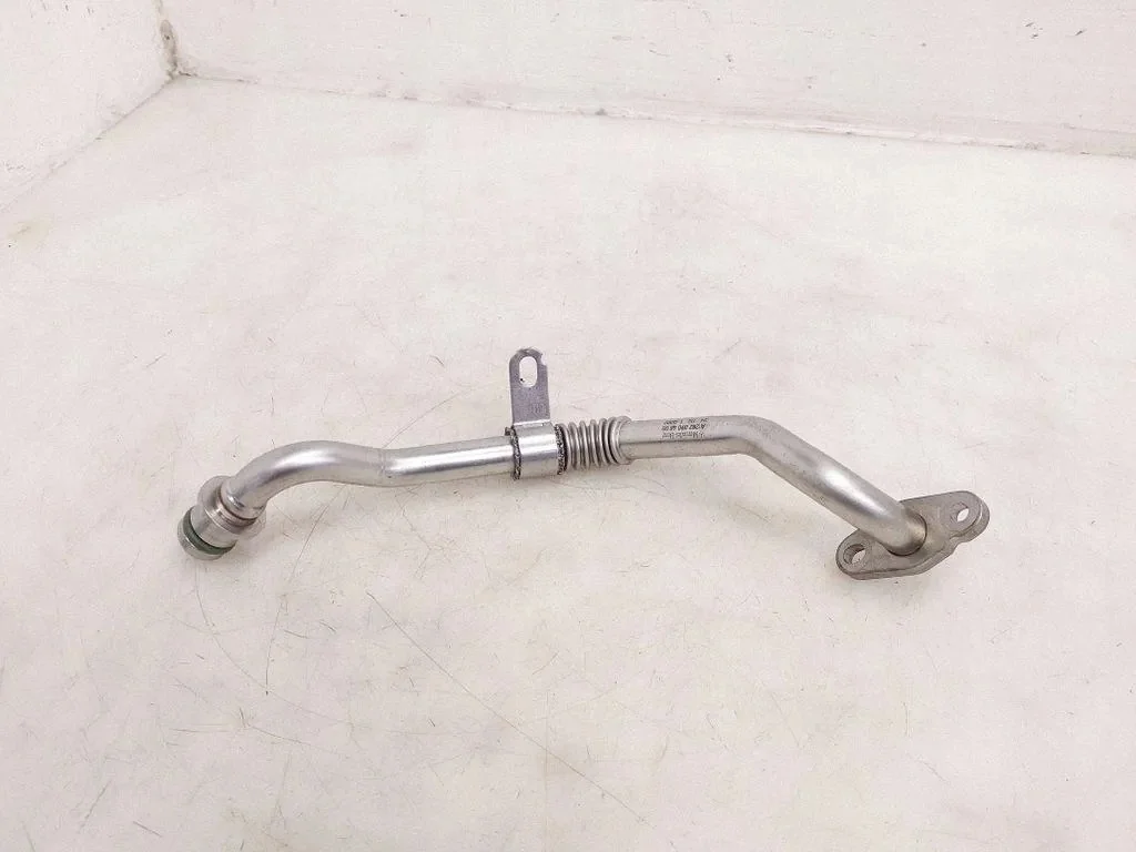 Turbinsmörjningsrör Mercedes A2820904800