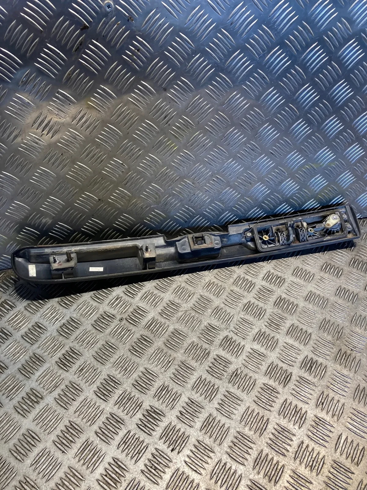 Dacia Logan Trunk Lid Latch Used 8200553159 image 3