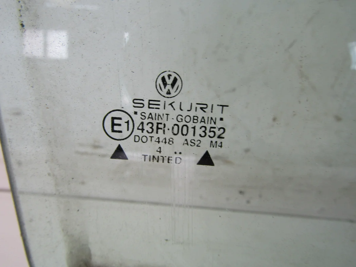 VW Passat B4 Türscheibe hinten rechts image 3