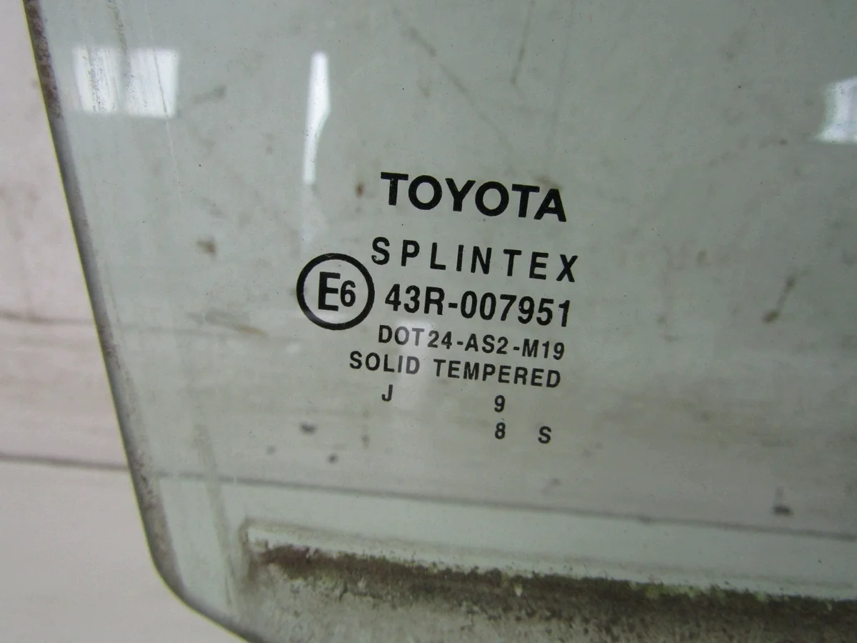 Toyota Corolla E11 Türscheibe hinten rechts image 3