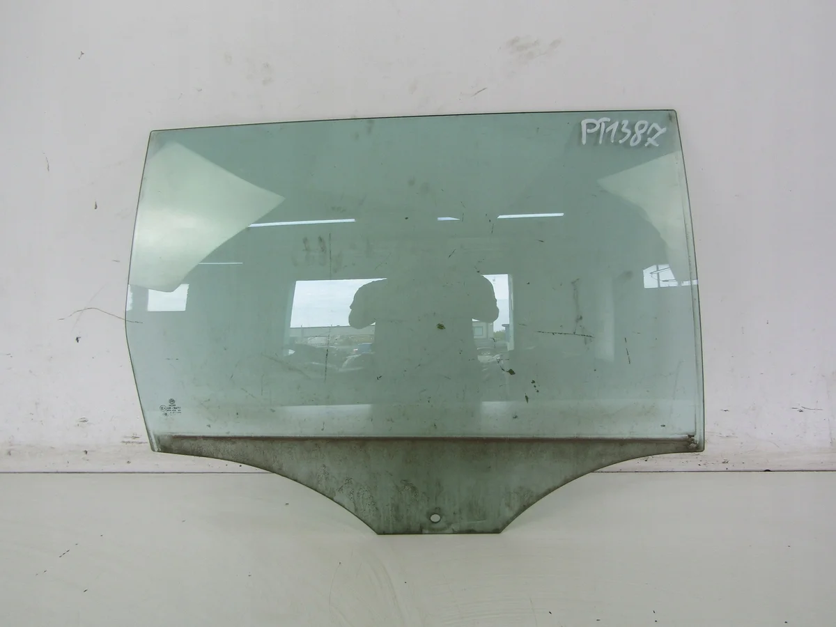 VW Passat B6 Bakdörr Glas Höger AK-6-99531