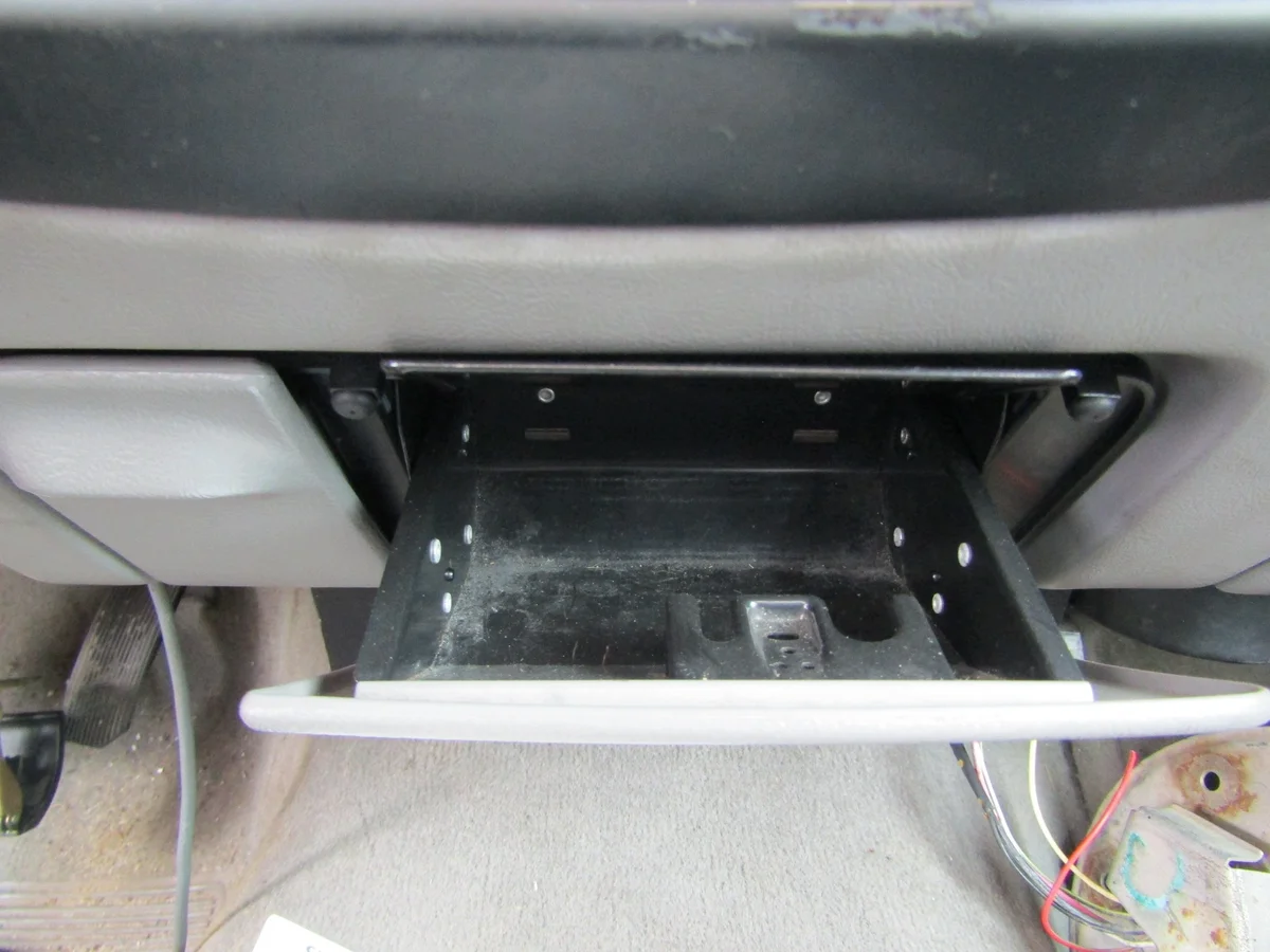 Ford Explorer II Ashtray AK-6-99028 image 3