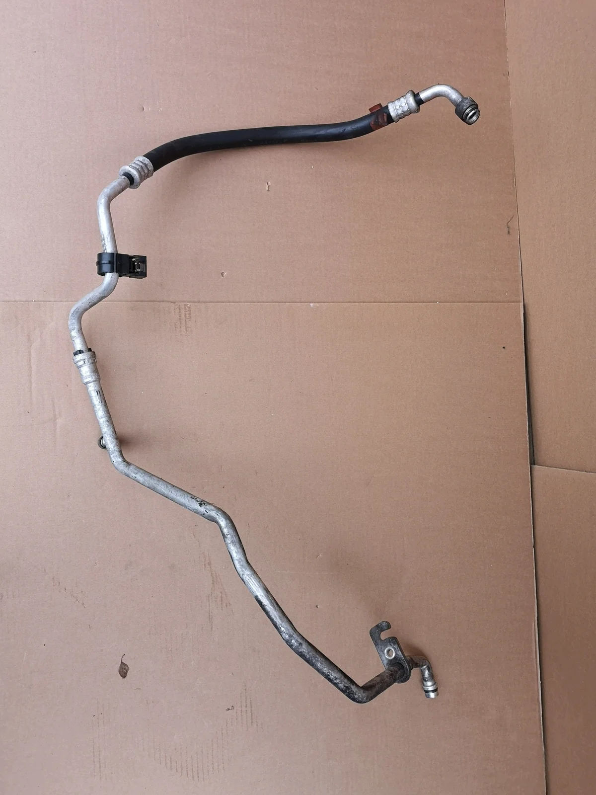 Klimaanlagenleitung Toyota Avensis T27 2.0 D4D