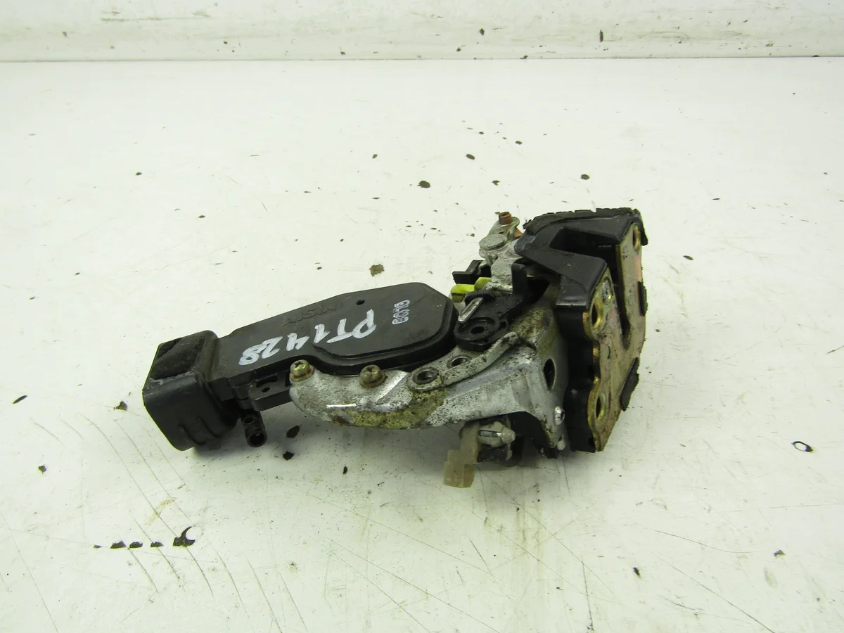Toyota Corolla E11 Türschloss hinten rechts image 3