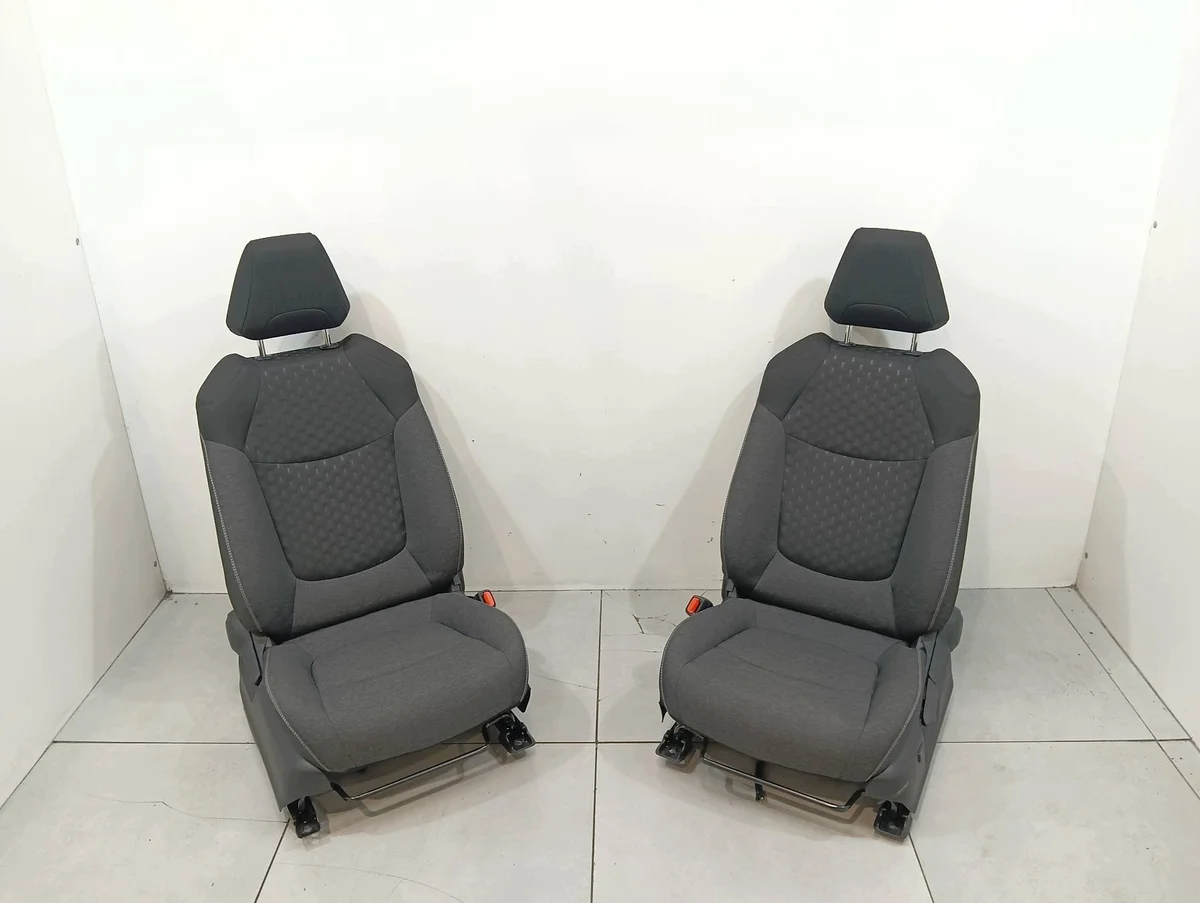 Sitze Vorne Links Rechts Heizung Toyota Corolla XII