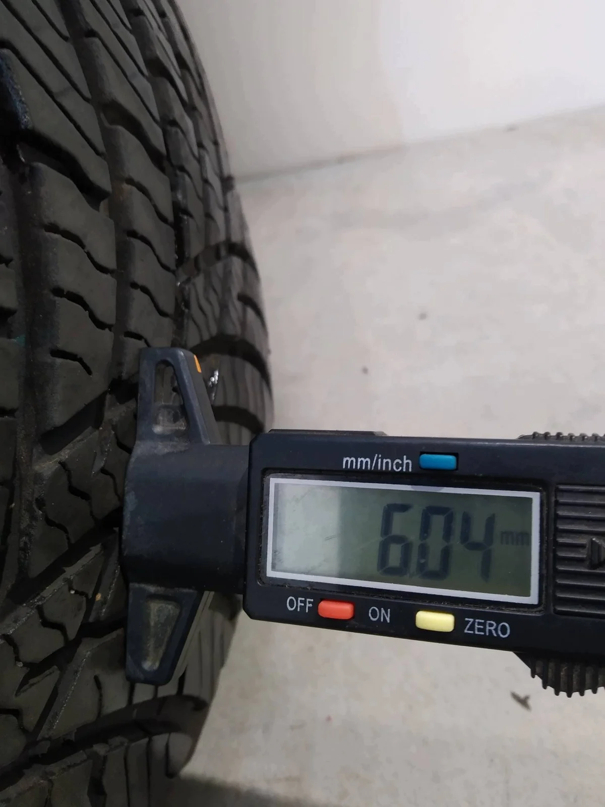 4x Pneumatici Usati 205/55R16 MAXIMUM image 6