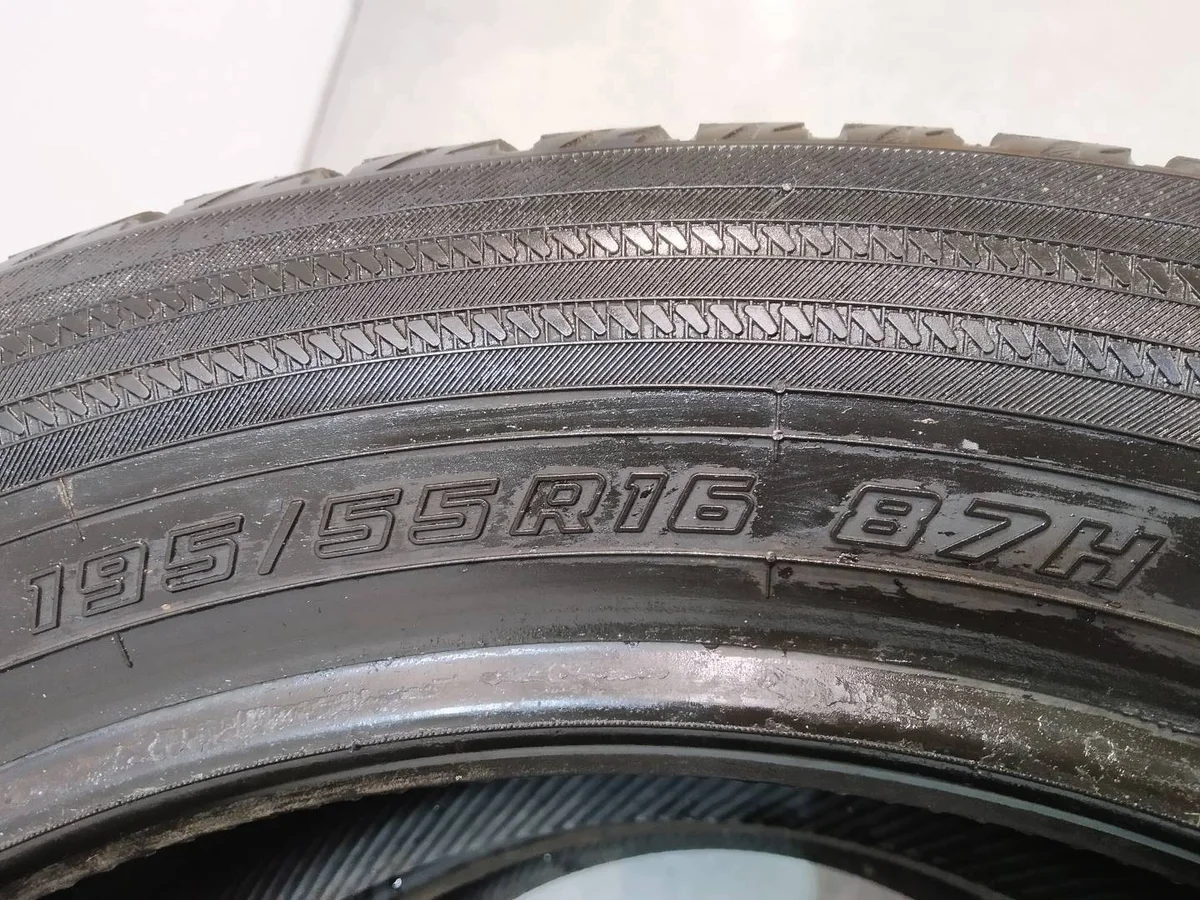 2 pneus hiver Yokohama Bluearth 195/55R16 image 4