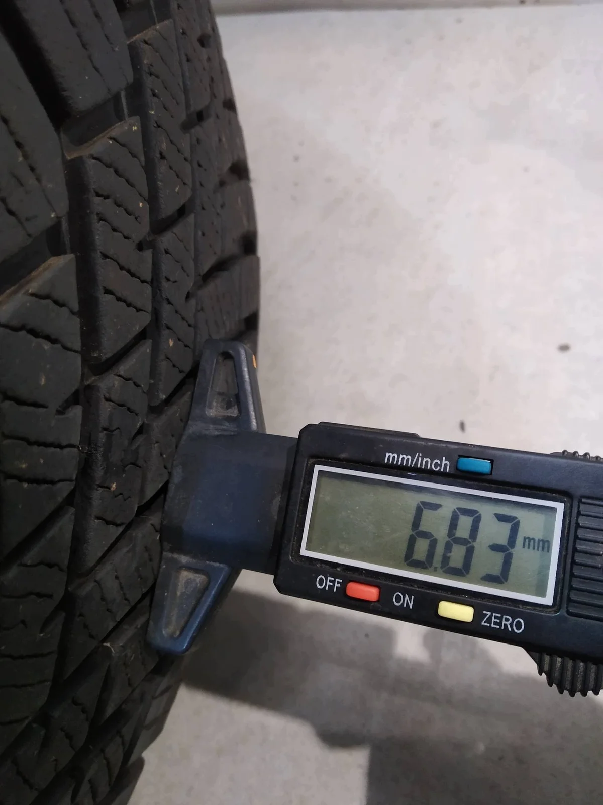 2 pneus hiver Yokohama Bluearth 195/55R16 image 7