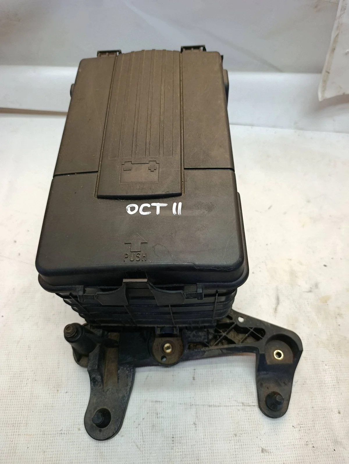 Skoda Octavia Mk2 Battery Tray Base Used