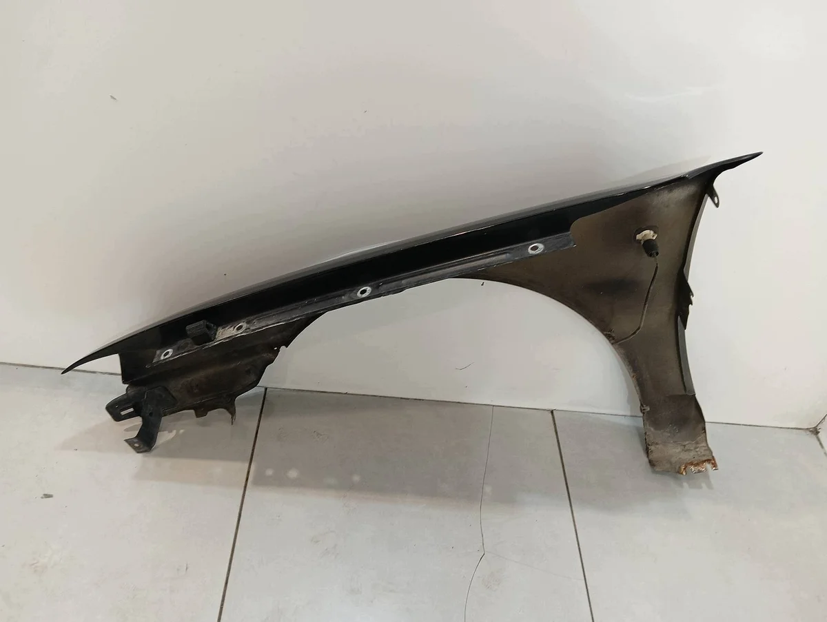 Kotflügel Rechts Vorne Schwarz Skoda Superb I image 10