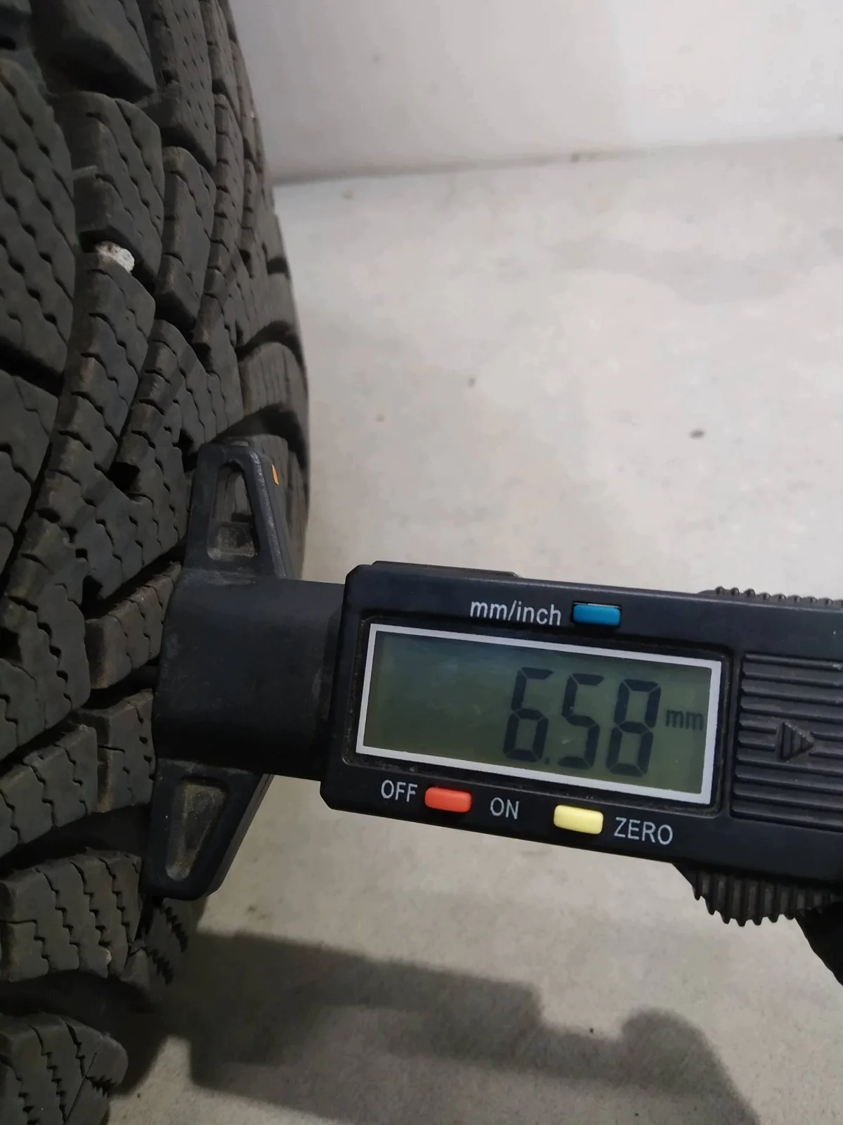 2x Winterreifen Goodyear Ultragrip 205/55R16 image 3