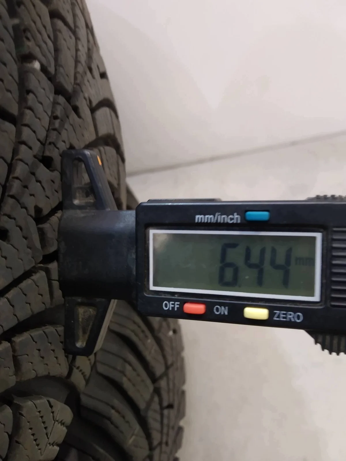 2x Winterreifen Goodyear Ultragrip 205/55R16 image 4