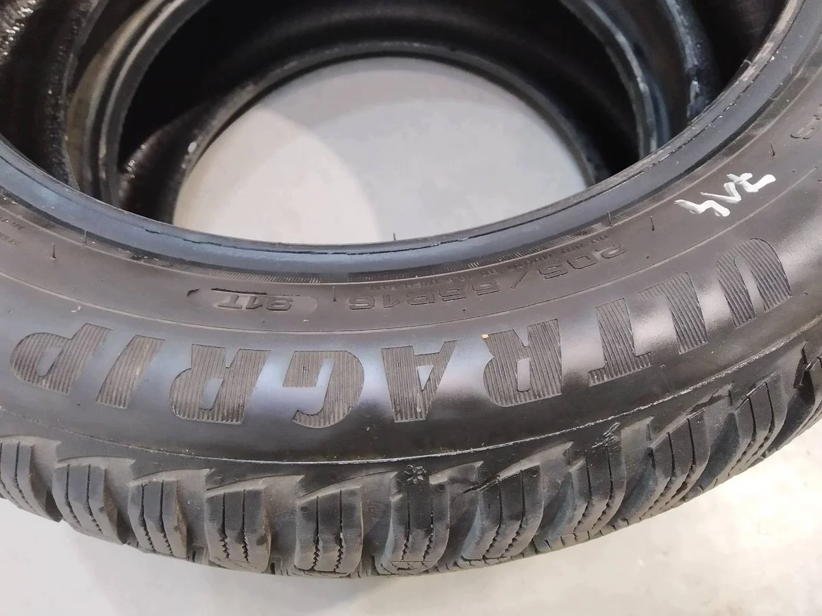 2x Winterreifen Goodyear Ultragrip 205/55R16 image 5