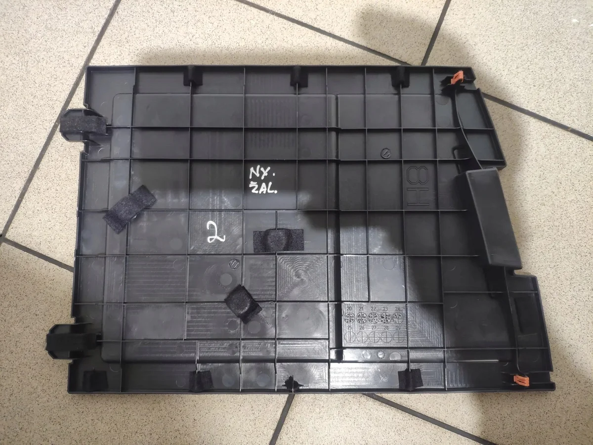 Lexus NX Batterieabdeckung 5849178010 image 3