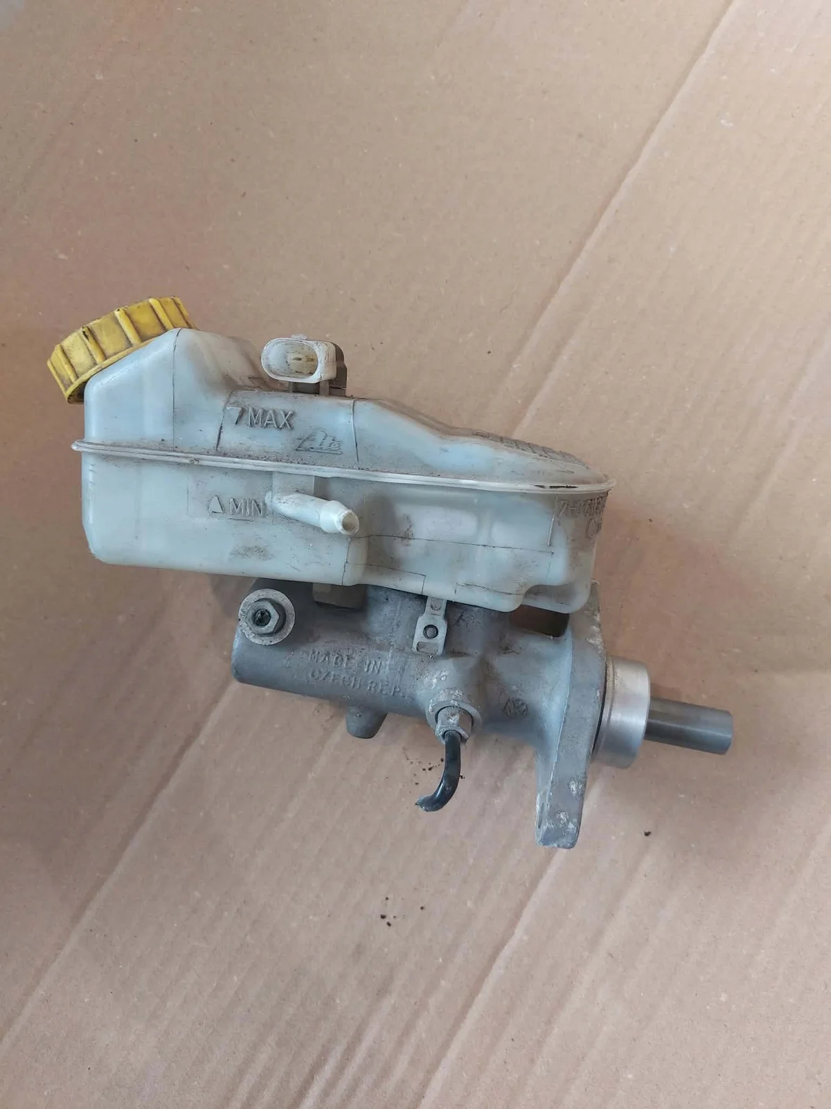 VW T5 1.9 TDI Bremsflüssigkeitsbehälter Pumpe 7H0611303B