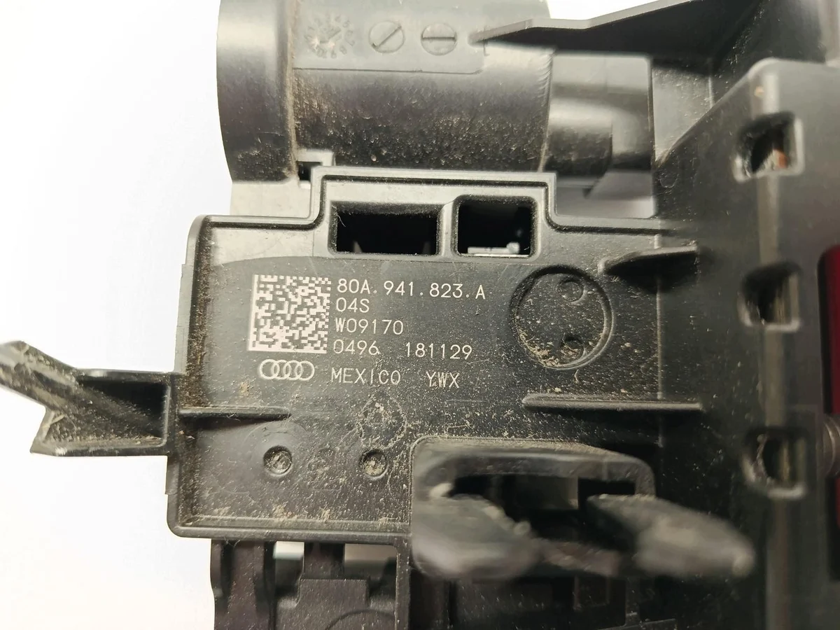 Audi Q5 2017 Stromverteiler Relais Modul 80A941823A image 3