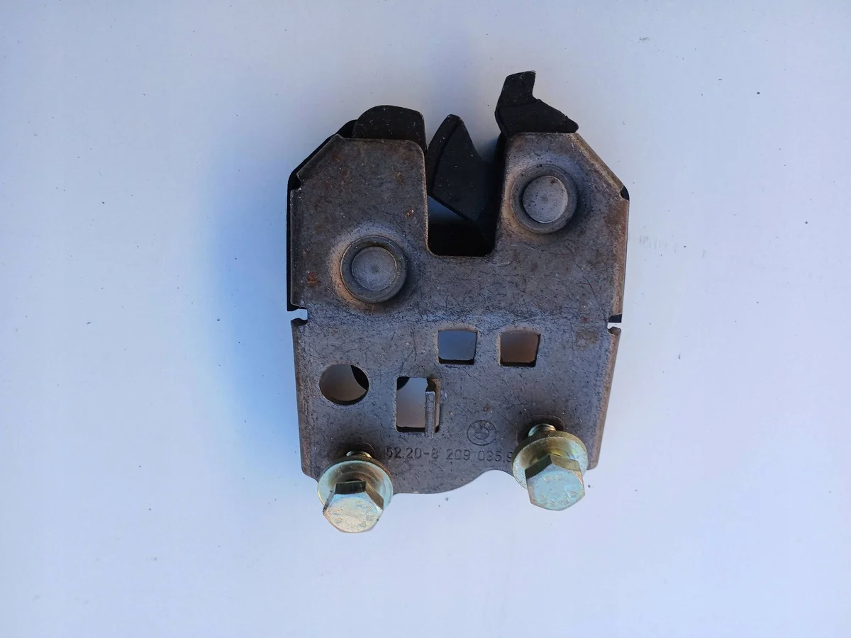 Verrou de siège BMW 3 E46 82090359