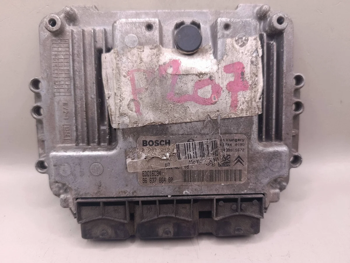 Peugeot 207 Moottorinohjausyksikkö ECU 9663786480