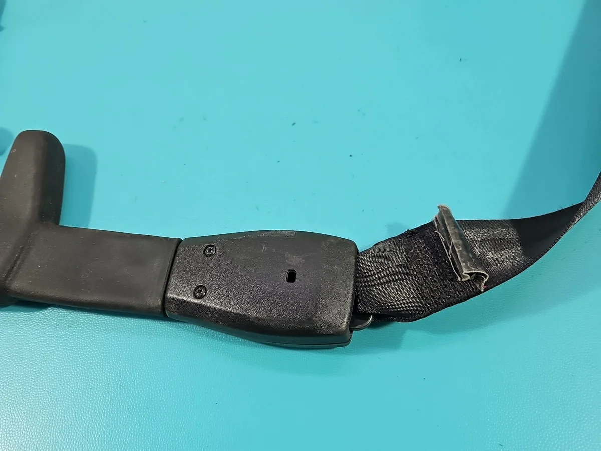 Cinturón Seguridad Volvo S60 II Derecho Usado image 3