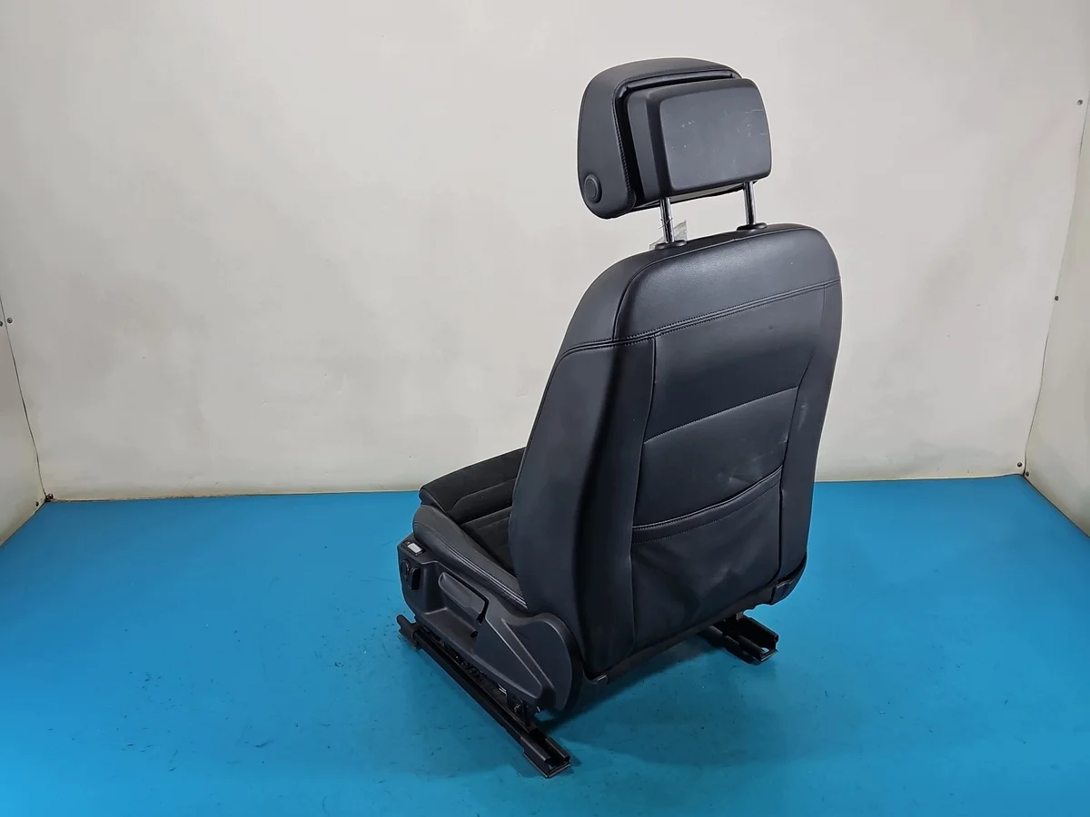 Kuljettajan istuin VW Passat B8 5D image 7