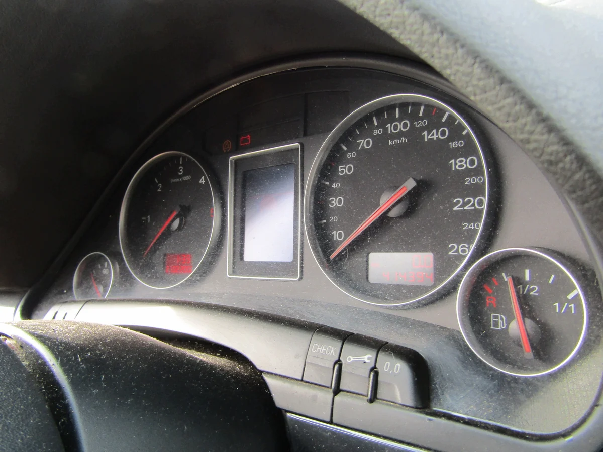 Audi A4 B6 Instrument Cluster - Used image 3
