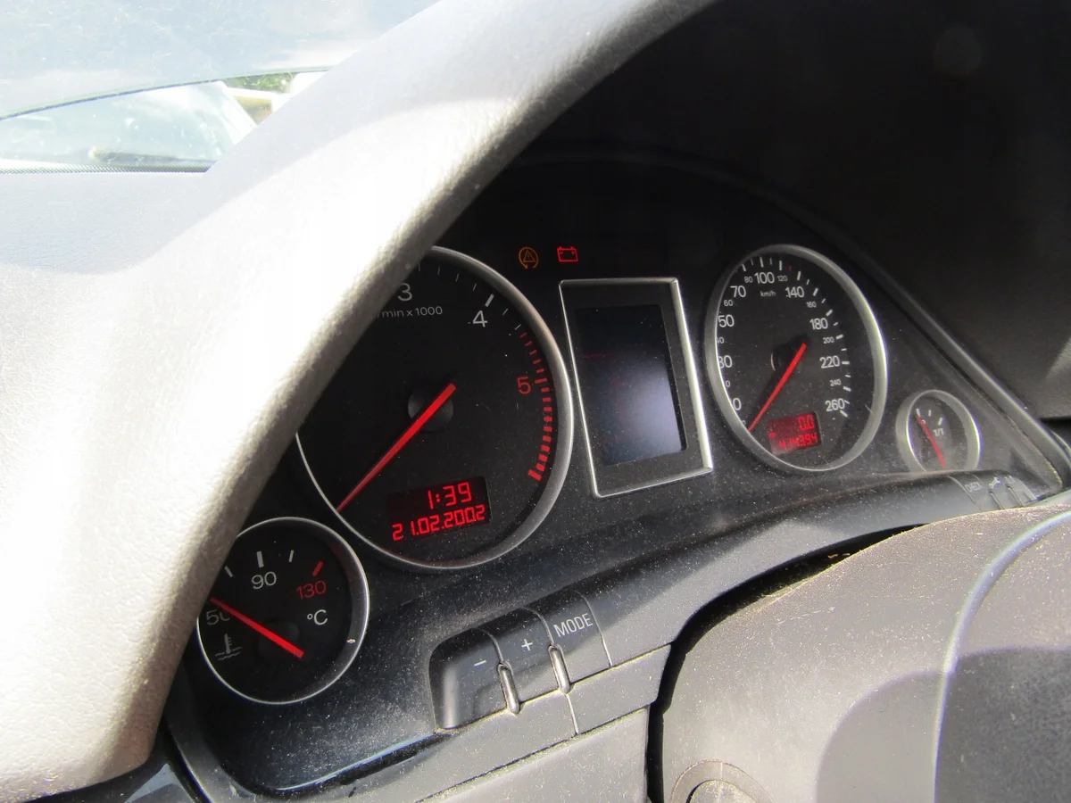 Audi A4 B6 Instrument Cluster - Used image 4