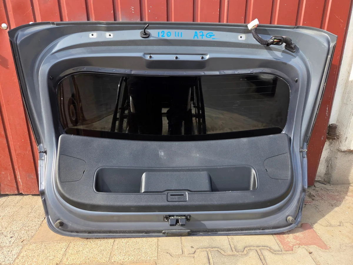 Portón Hyundai i20 III 20-26 con Cámara image 5