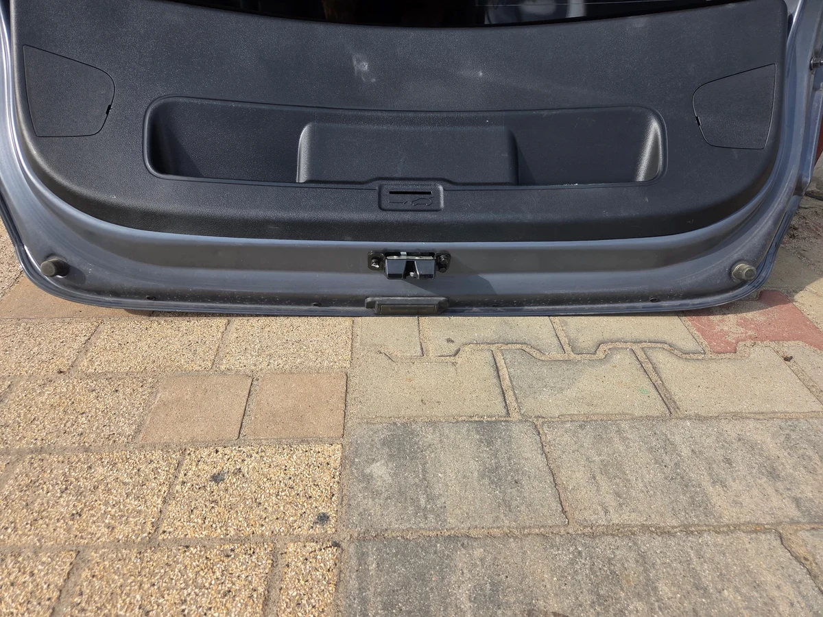 Portón Hyundai i20 III 20-26 con Cámara image 6