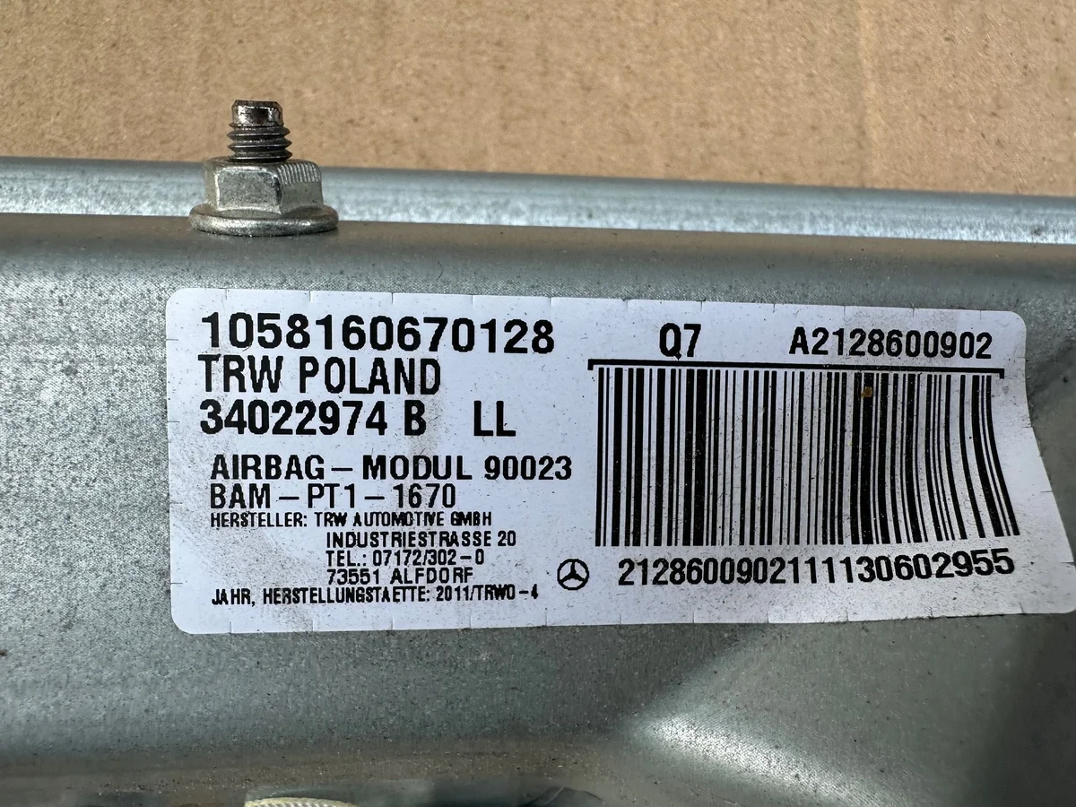 Mercedes W212 Knäskydd A2128600902 image 10