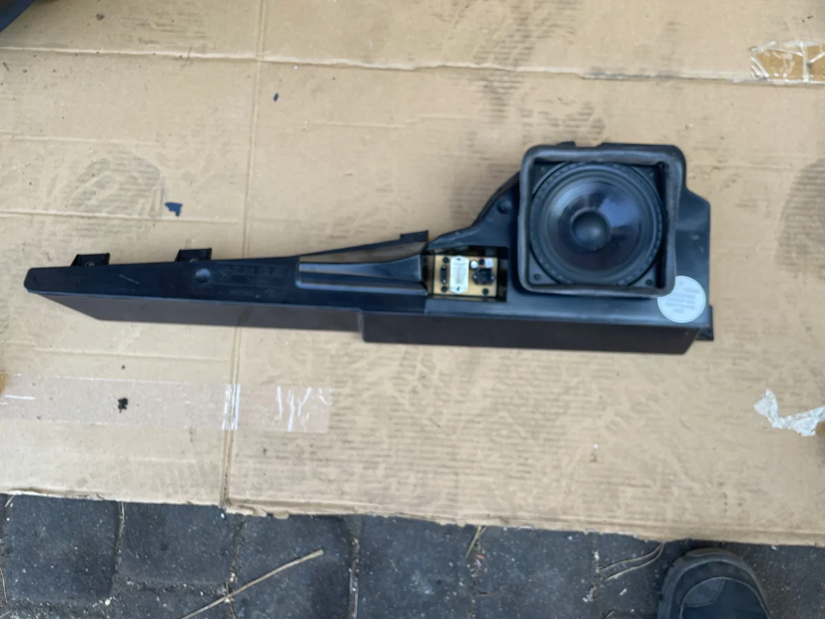 BMW OE Lautsprechergehäuse vorne 8352457 image 2